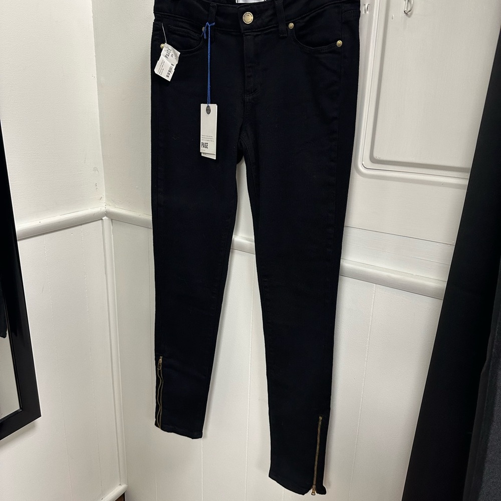 PAIGE NWT Verdugo Black Skinny Ankle Zip Jeans Sleek Fit